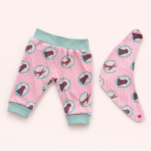 Baby Pumphose mit Halstuch Waldtiere Rosa Mint – Waldtiermotive in Rosa und Mint mit mintfarbenen Bündchen